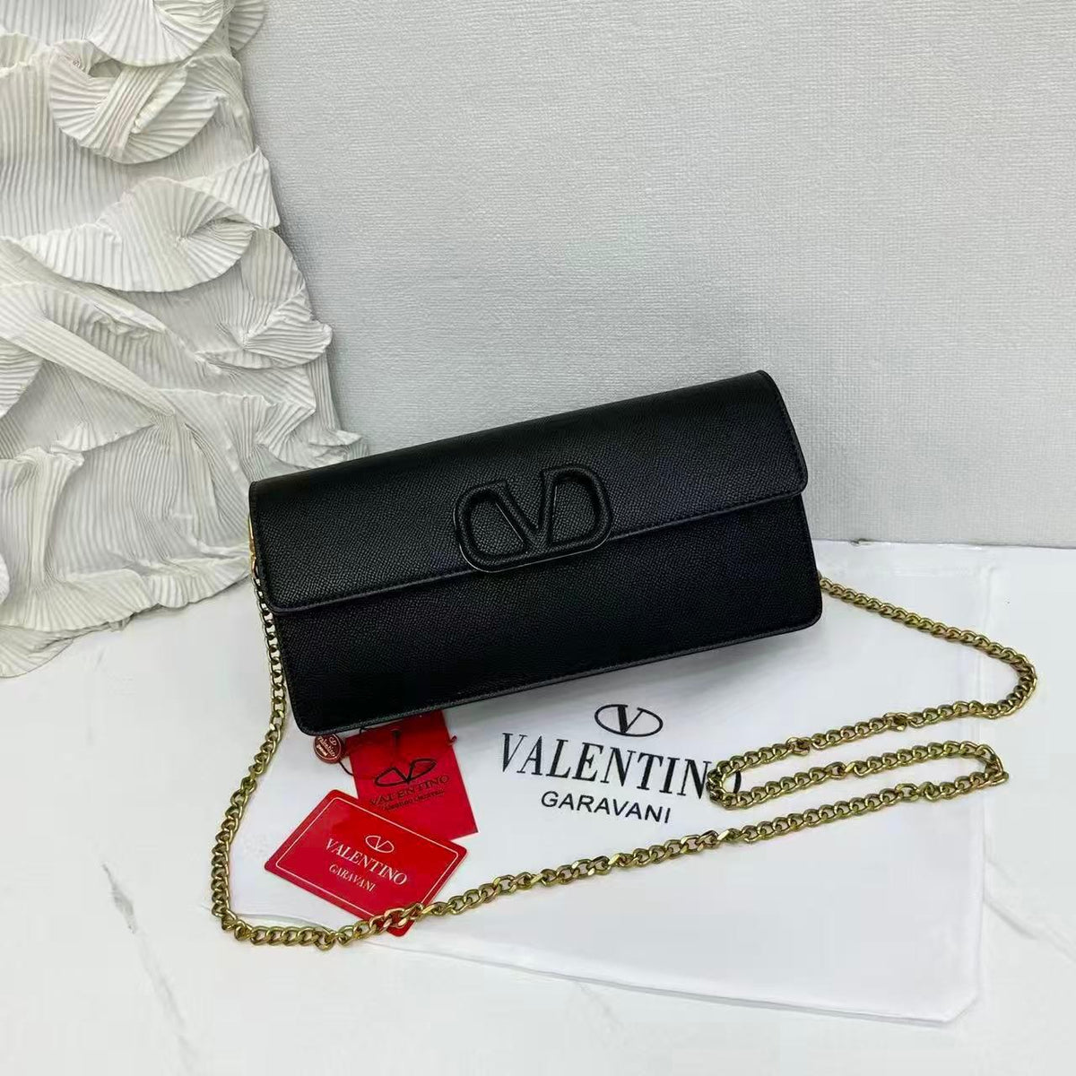 Valentino Garavani VLOGO Signature Chain bag (Black)